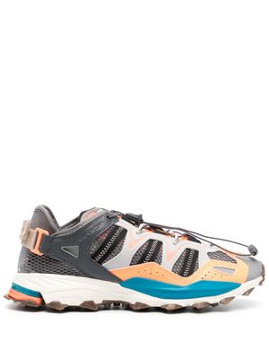 adidas baskets Hyperturf - Gris