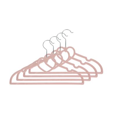 Kledinghangers hartvorm - 4x - roze - fluweel look - 33 x 20,5 cm