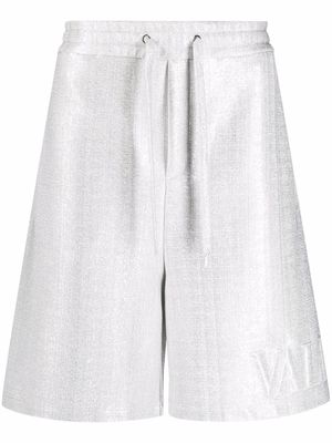 Valentino Garavani short métallisé à logo embossé - Gris
