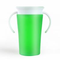 360 graden gedraaid baby leren drinkbeker met dubbele handvat Flip (groen)