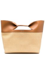 Alexander McQueen sac cabas The Bow en paille tressée - Tons neutres - thumbnail