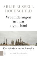 Vreemdelingen in hun eigen land (Hardback)