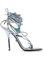 Versace x Dua Lipa sandales Crystal Butterflies 115 mm satiné - Bleu Versace x Dua Lipa sandales Crystal Butterflies 115 mm satiné - Bleu