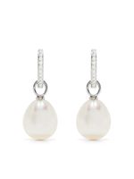 Kiki McDonough boucles d'oreilles Classics en or blanc 18ct ornées de diamants et de perles