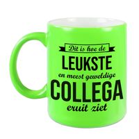 Leukste en meest geweldige collega cadeau mok / beker neon groen 330 ml - feest mokken - thumbnail