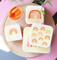 Set van 4 lunchdozen voor kinderen REGENBOOG A Little Lovely Company pastelgeel