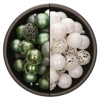 74x stuks kunststof kerstballen mix van wit en salie groen 6 cm