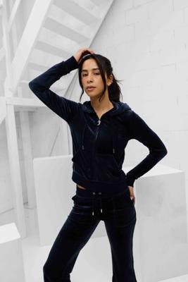 Juicy Couture Robertson Full Zip Trainingspak Dames Donkerblauw - Maat XL - Kleur: Donkerblauw | Soccerfanshop Juicy Couture Robertson Full Zip Trainingspak Dames Donkerblauw - Maat XL - Kleur: Donkerblauw | Soccerfanshop