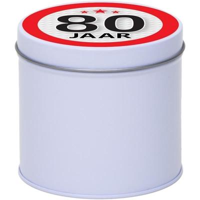 Cadeau koek of snoep blik - met 80 jaar opdruk sticker - 10 x 10 cm - Cadeauverpakking verjaardag