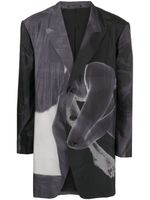 Yohji Yamamoto blazer boutonné à imprimé graphique - Gris