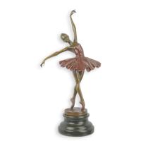 A BRONZE SCULPTURE OF A BALLERINA A BRONZE SCULPTURE OF A BALLERINA