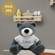 Knuffel Beer Vic Grey met naam op shirtje