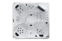 Devine Spas | Spa Praise Classic 2e hands