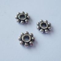 Nellie's Choice • floral spacers 20stuks silver nr. 5