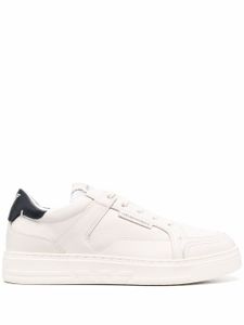 Emporio Armani baskets en cuir - Blanc