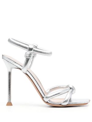 Gianvito Rossi sandales Juno 110 mm à fini métallisé - Gris