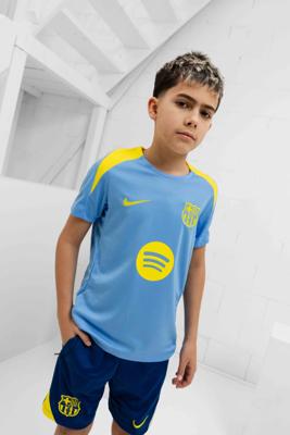 FC Barcelona Trainings Zomerset Junior 2025/2026 - Maat 128 - Kleur: DonkerblauwLichtblauwGeel | Soccerfanshop FC Barcelona Trainings Zomerset Junior 2025/2026 - Maat 128 - Kleur: DonkerblauwLichtblauwGeel | Soccerfanshop