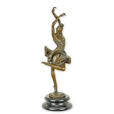 A BRONZE SCULPTURE OF A BALLERINA