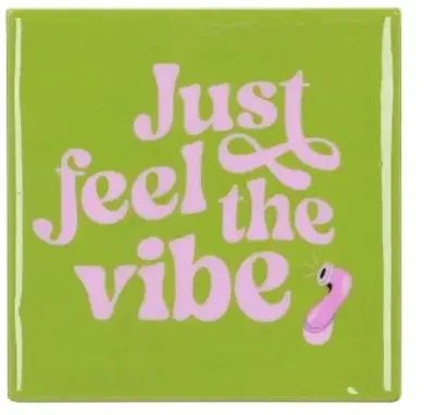Daan Kromhout Design tegeltje keramiek just feel the vibe 10x10cm green
