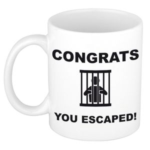 Congrats you escaped cadeau mok / beker wit en zwart - VUT/ pensioen - afscheidscadeau personeel / collega   -