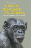Tussen glimlach en grimas (Paperback)