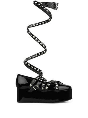Noir Kei Ninomiya mocassins en cuir à détails de clous