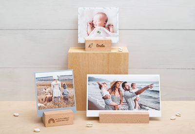 Gegraveerde design fotohouder met foto&apos;s staand