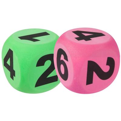 Dobbelsteen XXL - 2x stuks - groen en roze - 10 cm - EVA schuim - educatief