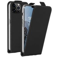 Accezz Flipcase voor Apple iPhone 13 Pro Telefoonhoesje Zwart