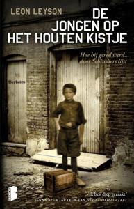 De jongen op het houten kistje (Paperback)