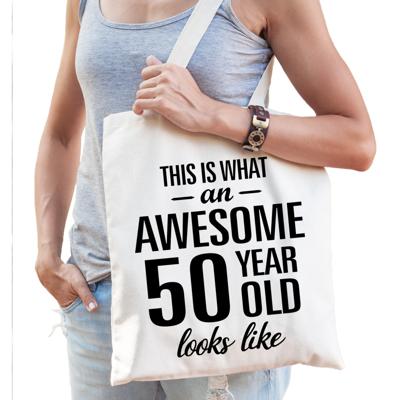 Awesome 50 year / geweldig 50 jaar cadeau tasje - wit - voor dames en heren Awesome 50 year / geweldig 50 jaar cadeau tasje - wit - voor dames en heren