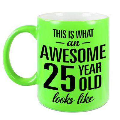 Awesome 25 year cadeau mok / beker neon groen 330 ml