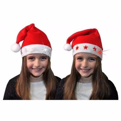 Kerstmuts met lampjes - rood met witte sterren - vilt - kinderen - verlichte kerstmuts