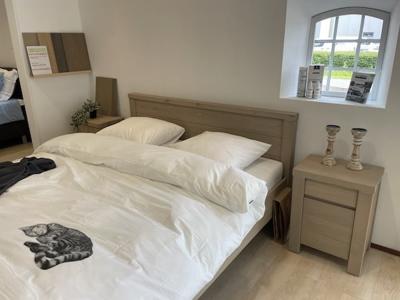 Ledikant Nature 180x210 cm creamy white Showmodel incl 2 nachtkastjes