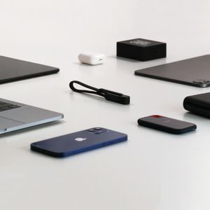 inCharge XL 30cm l Alles in één Oplaadkabel iPhone, Samsung - USB, USB-C, Lightning - Zwart