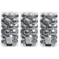 111x Kunststof kerstballen mix zilver 6 cm kerstboom versiering/decoratie   -