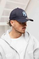 New Era 9Forty New York Yankees Essential Pet Heren Donkerblauw - Maat One Size - Kleur: Donkerblauw | Soccerfanshop
