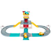 Cavallino luchthaven met parkeergarage en straat