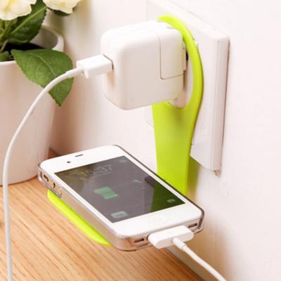 4-delige creatieve opvouwbare plastic mobiele telefoon opladen stand Portable mobiele telefoon opladen metgezel willekeurige kleur levering