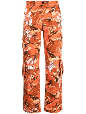 Martine Rose pantalon cargo à imprimé camouflage - Orange
