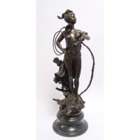 A BRONZE SCULPTURE OF DIANA VICTORIOUS