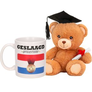 Geslaagd cadeau mok / beker inclusief knuffelbeer