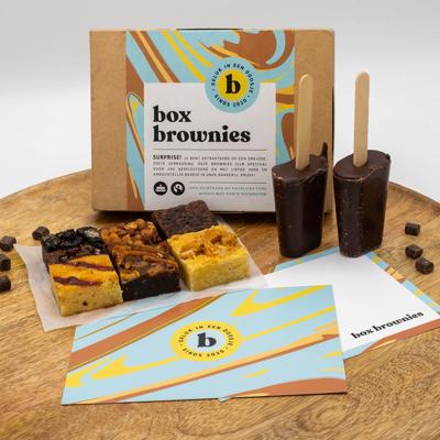 Hot Chocolate box - 6 Brownies Per Post - Brievenbus Pakket - Box Brownies - Fair trade chocolade - Chocolademelk sticks - Oreo - Nutella - Cadeau