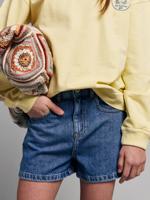 Kinder short van katoenen jeans middenblauw