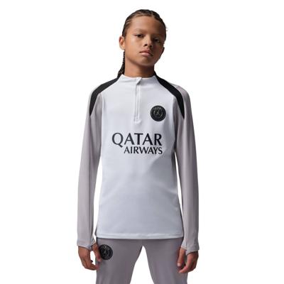 Nike Paris Saint-Germain x Jordan Strike Trainingstrui 1/4-Zip 2025-2026 Kids Wit Grijs Zwart Nike Paris Saint-Germain x Jordan Strike Trainingstrui 1/4-Zip 2025-2026 Kids Wit Grijs Zwart