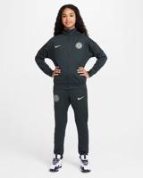 Chelsea Academy Pro Trainingspak Junior 2025/2026 - Maat 164 - Kleur: Donkergroen | Soccerfanshop Chelsea Academy Pro Trainingspak Junior 2025/2026 - Maat 164 - Kleur: Donkergroen | Soccerfanshop
