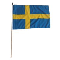 Luxe zwaaivlag Zweden - 30 x 45 cm - op stok - landen versiering