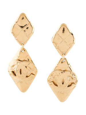 CHANEL Pre-Owned boucles d'oreilles pendantes à logo CC (années 1994)