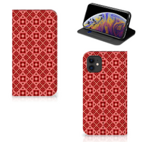 Apple iPhone 11 Hoesje met Magneet Batik Rood