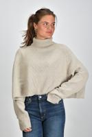 Lisa Yang trui Cathie 2025107 sand
